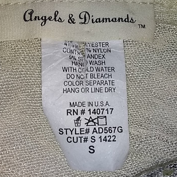 Angeles & Diamonds 3/4 sleeve top. - Picture 3 of 5